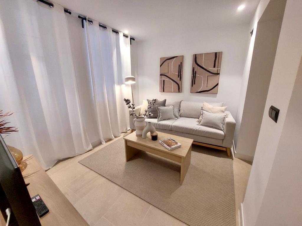 Helearon Suite Малага Экстерьер фото